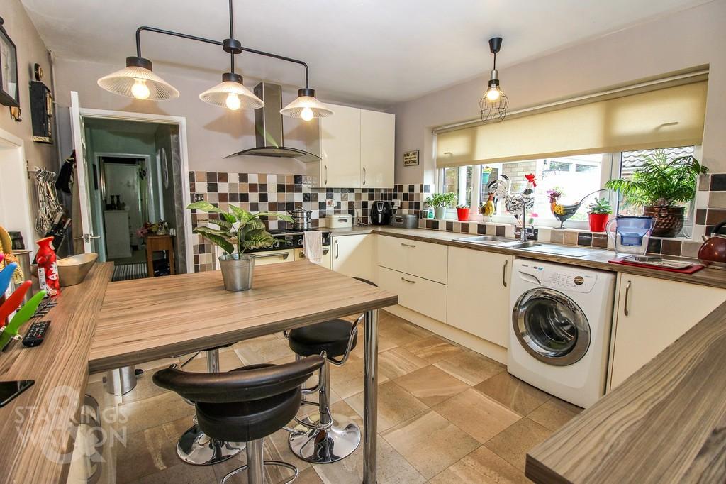 Heywood Avenue, Diss 3 bed detached bungalow £385,000