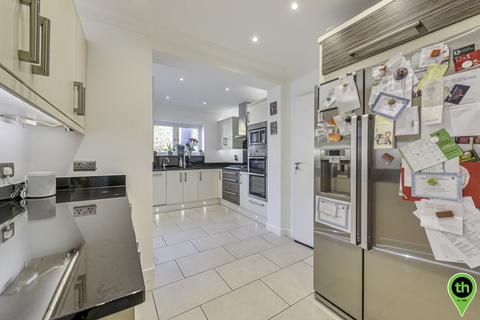 94 Hartland Drive, Edgware, HA8 8RH