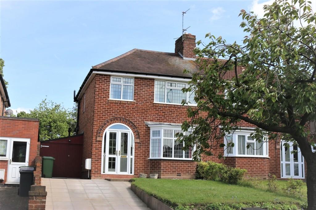 Oxbarn Avenue, Wolverhampton 3 bed semidetached house £240,000