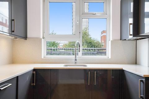 4 bedroom maisonette to rent - Fellows Court, Weymouth Terrace, E2
