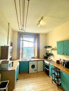 4 bedroom flat to rent, Polwarth Gardens, Edinburgh, EH11