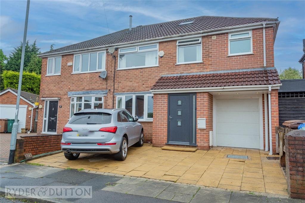 Wilson Avenue, Heywood, Lancashire, OL10 4 bed semidetached house £