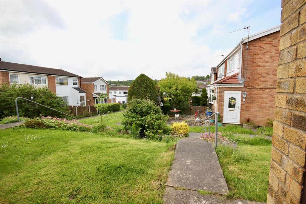 Yew Grove, Woodfieldside, Blackwood 2 bed bungalow £169,995