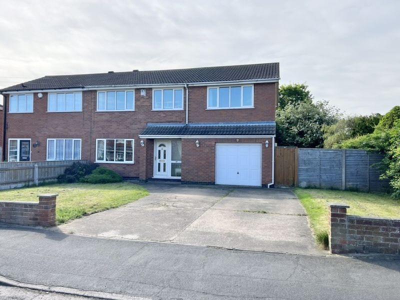 WOODHALL DRIVE, WALTHAM 5 bed semidetached house £269,950
