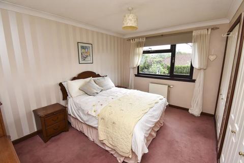 2 bedroom detached bungalow for sale - Strone Gardens, Kilsyth