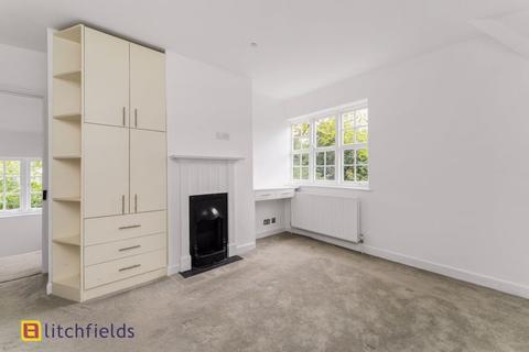 5 Asmuns Place, London, NW11 7XE