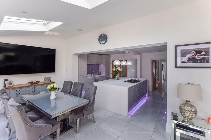 Hill View, Widnes 5 bed detached house £2,000 pcm (£462 pw)