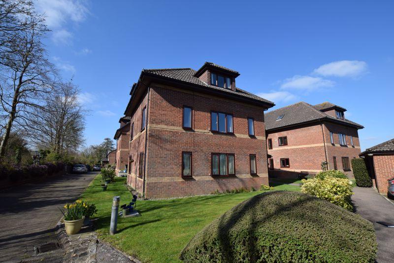St. Mary's Close, Alton, Hampshire 2 bed retirement property £165,000