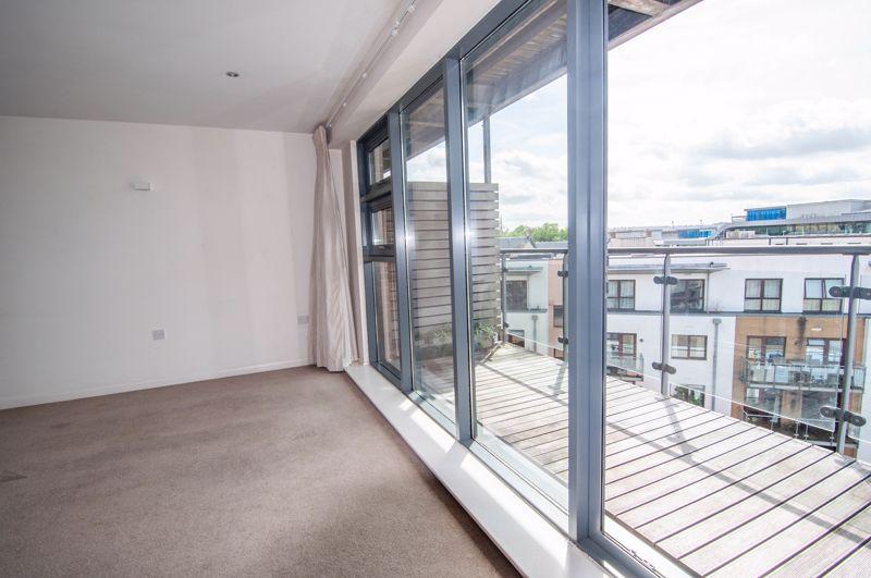 Apartment in Bristol - View 3