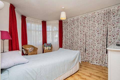 26 Manor Way, Harrow, HA2 6BY