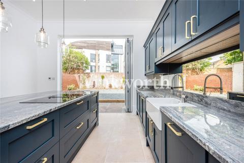4 bedroom semi-detached house to rent, West Green Road, London, N15