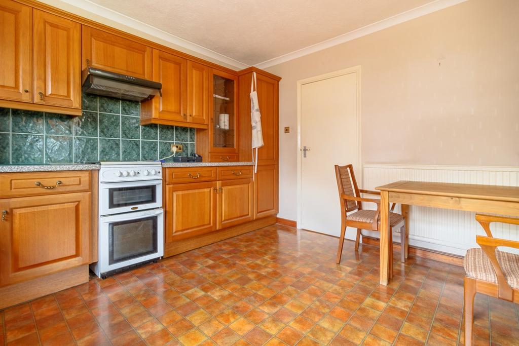 Heath Road, Boughton Monchelsea, Maidstone, ME17 2 bed detached