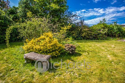 13 Chelmer Road, Witham, CM8 2EY
