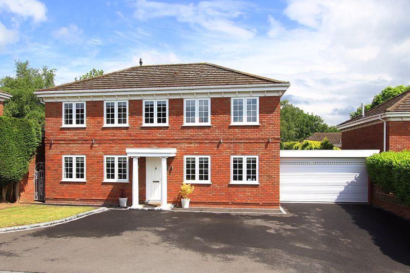 WOMBOURNE, Greenhill Gardens 4 bed detached house for sale £725,000