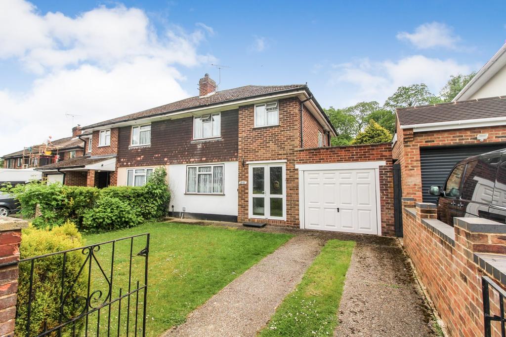 Fairway Avenue, Tilehurst, Reading, RG30 3 bed semidetached house for