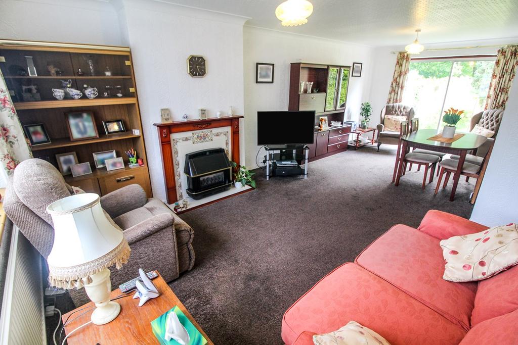 Fairway Avenue, Tilehurst, Reading, RG30 3 bed semidetached house £