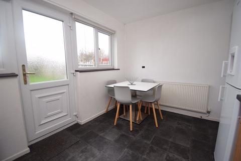2 bedroom semi-detached house to rent, Spawell Close, Lowton