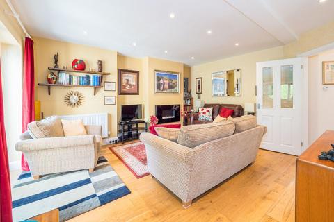4 bedroom semi-detached house for sale - Orchard Way, Stratford-upon-Avon