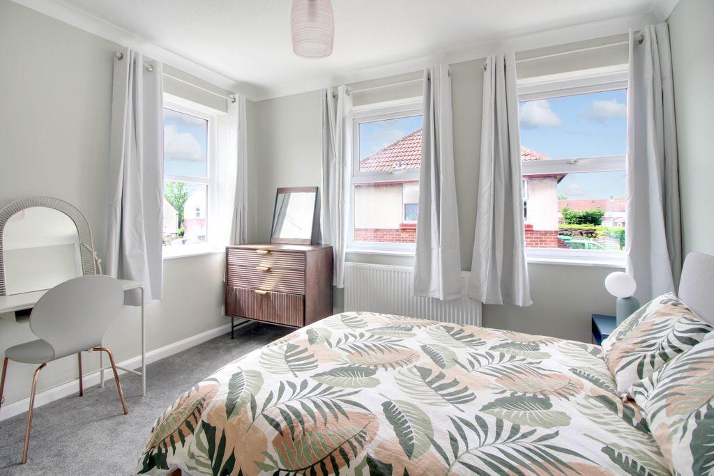 Bedroom 1 (Double)