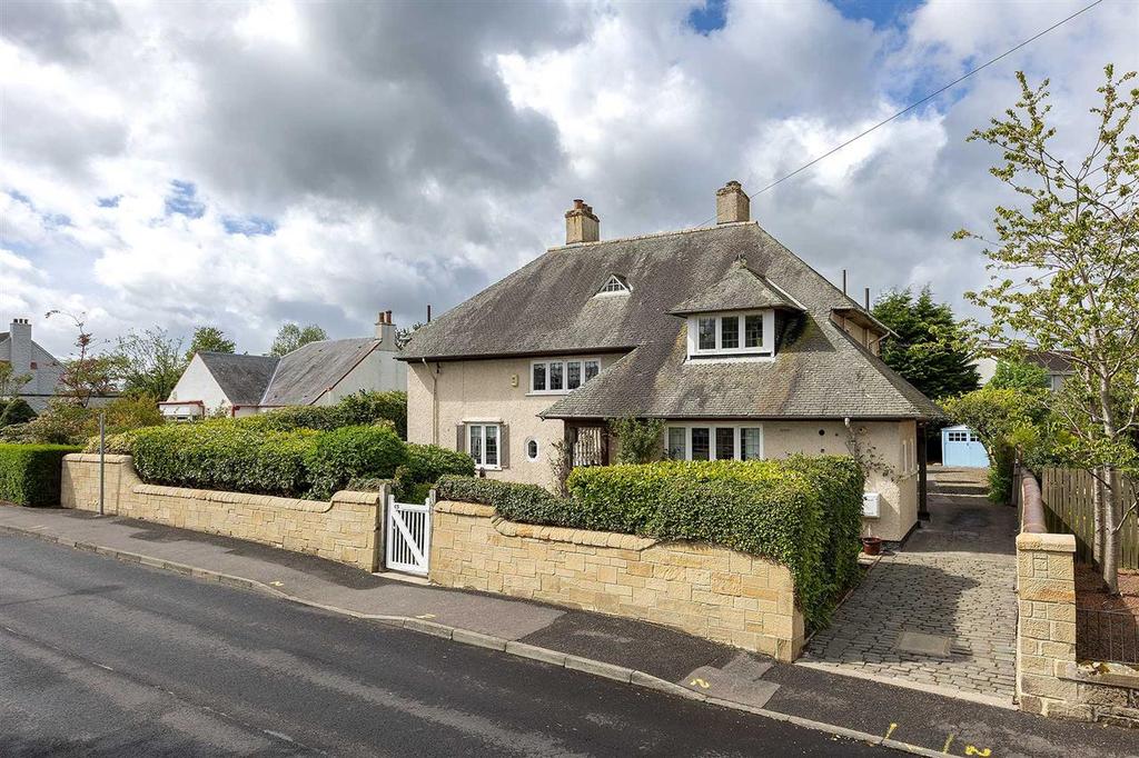 Balgownie, 65 Harburn Road, West Calder 4 bed house £425,000