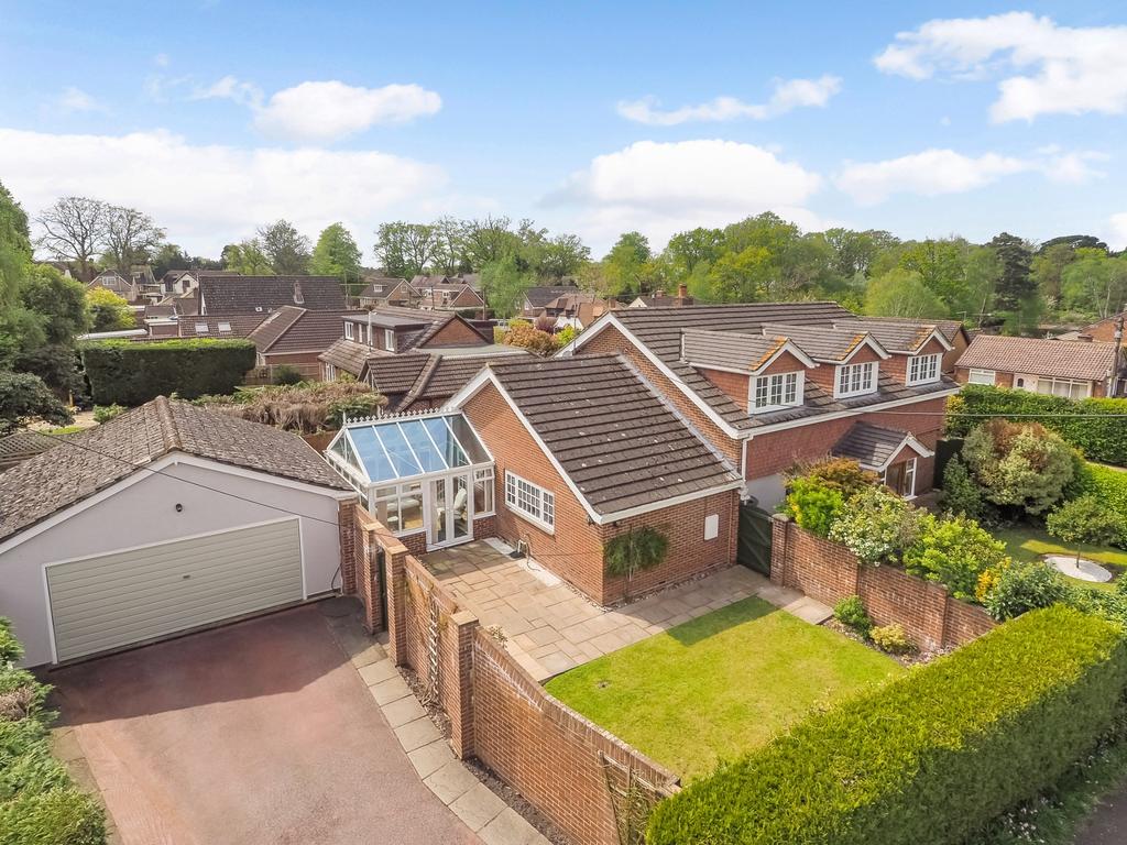 NORTH BADDESLEY 4 bed detached house for sale £760,000