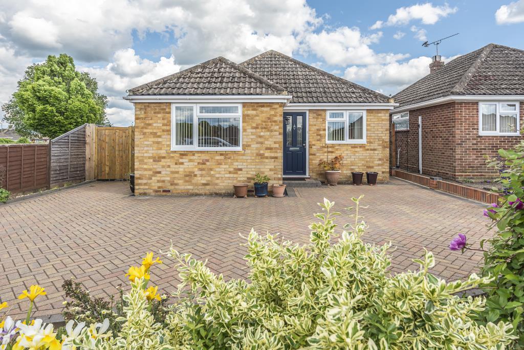 Basingstoke, Hampshire, RG22 3 bed detached bungalow £450,000