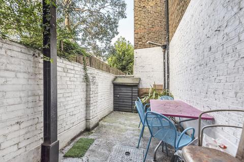 2 bedroom flat for sale - Latchmere Road, Battersea
