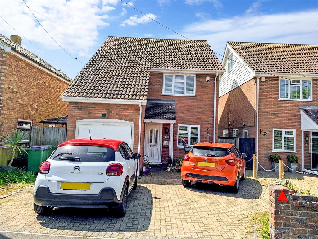 Dunstall Lane, St Marys Bay, Romney Marsh, Kent 3 bed detached house