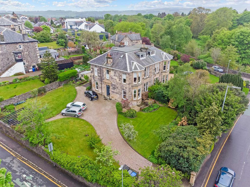 Lochwinnoch Road, Kilmacolm 2 bed apartment £295,000