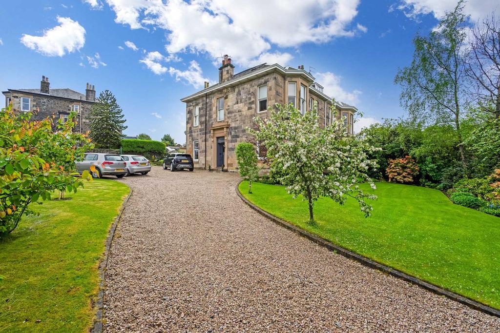Lochwinnoch Road, Kilmacolm 2 bed apartment £295,000