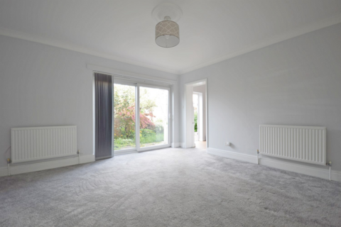 3 bedroom semi-detached house to rent, St. Martins Square, Chichester, PO19