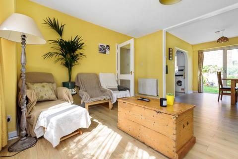 2 Willow Bank, Richmond, TW10 7QX