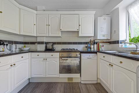 2 Willow Bank, Richmond, TW10 7QX