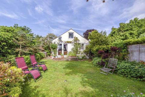 18 Nutshell Lane, Upper Hale, Farnham, GU9 0HH