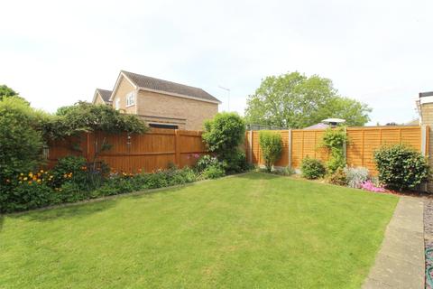 4 bedroom semi-detached house for sale - Welland Drive, Newport Pagnell, Buckinghamshire, MK16
