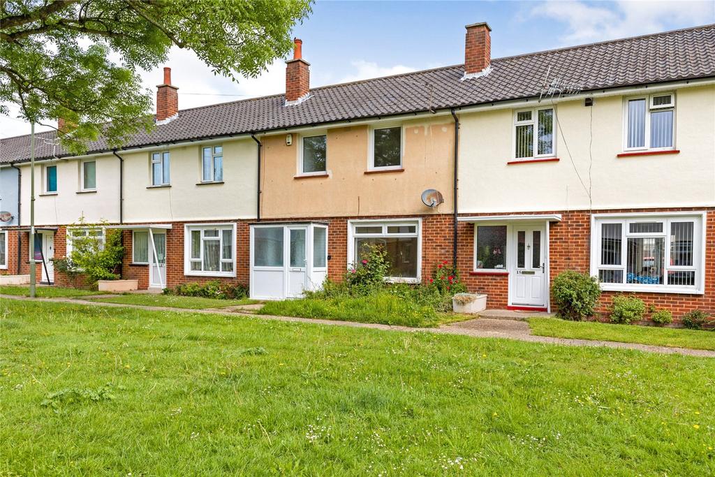 Green Crescent, Gosport, Hampshire, PO13 2 bed terraced house £220,000