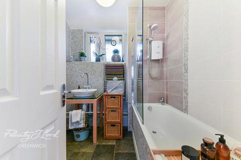 Flat 2, Page House Welland Street, London, SE10 9DG