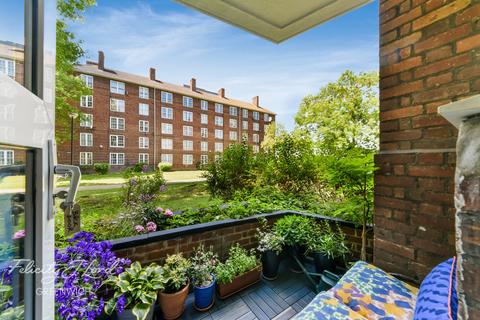 Flat 2, Page House Welland Street, London, SE10 9DG