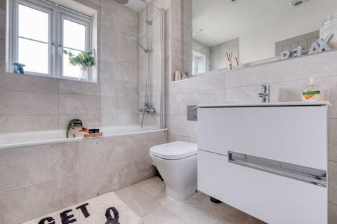 5 Lamberton Close, Hallow, Worcester, WR2 6ND