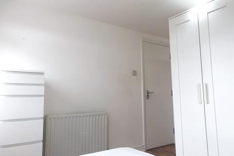 6 bedroom apartment to rent - Netherwood Road, W14