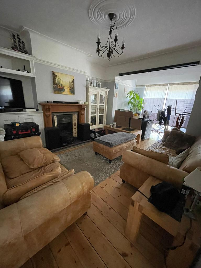 Ridge Avenue, London N21 1 bed in a house share £750 pcm (£173 pw)