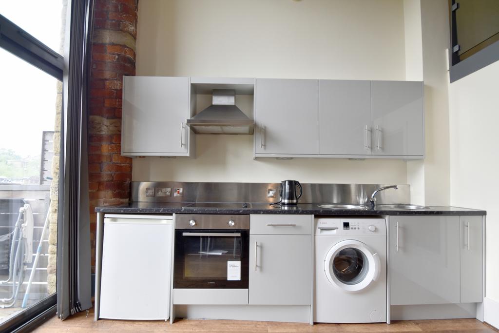 Mill Royd Mill, Brighouse 2 bed flat £800 pcm (£185 pw)