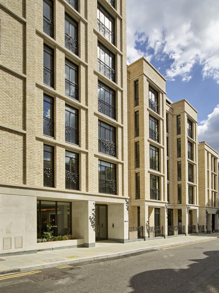 Young Street, Kensington, W8 1 bed apartment £3,683 pcm (£850 pw)