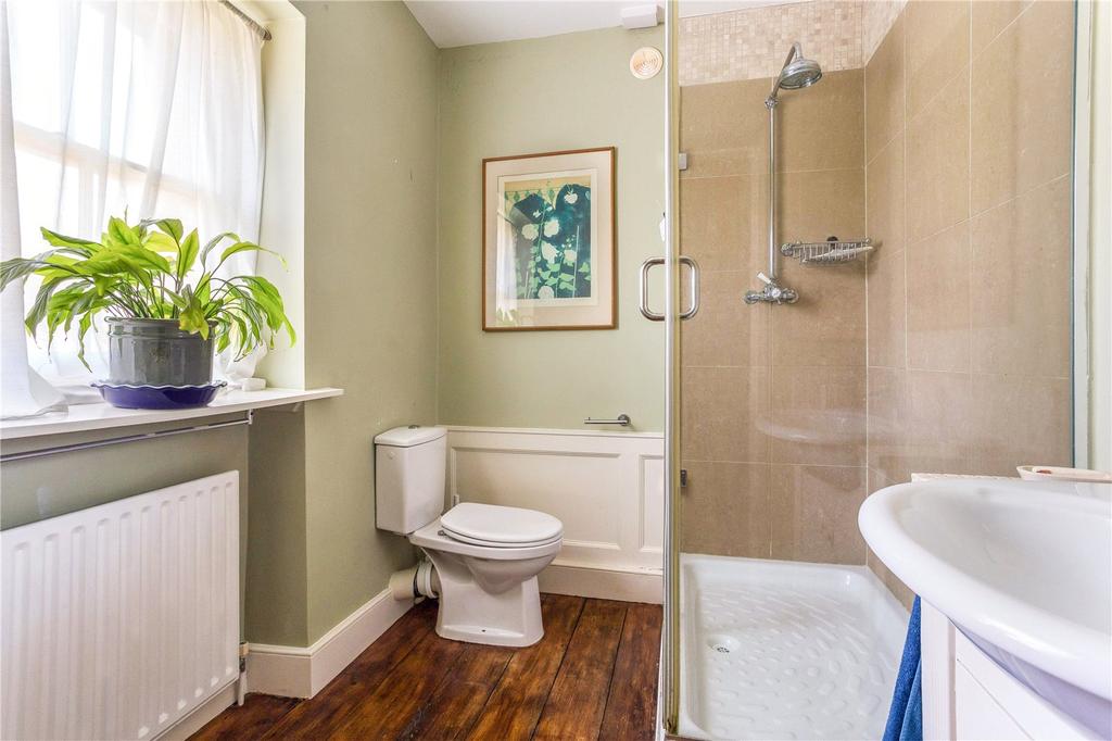 Bathroom (2nd Floor)