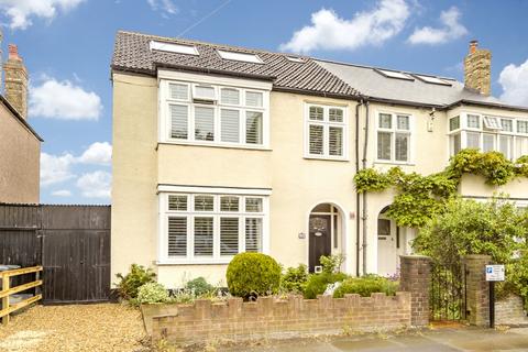 48 Dallinger Road, London, SE12 0TH