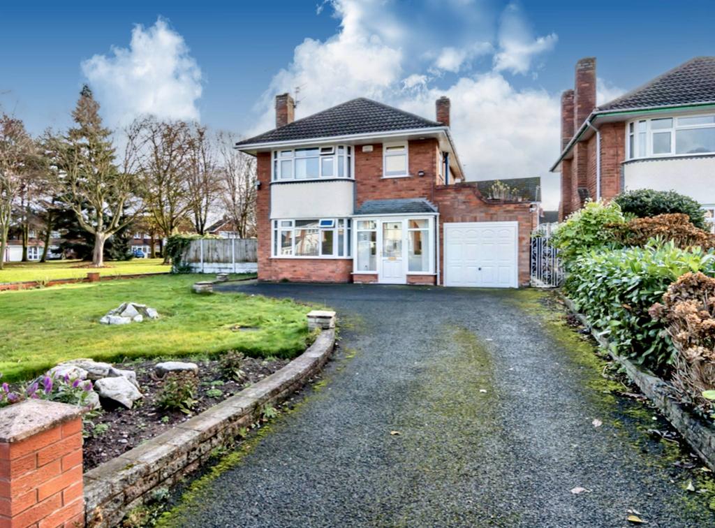 Springfield Lane, Wolverhampton WV10 3 bed detached house £1,200 pcm