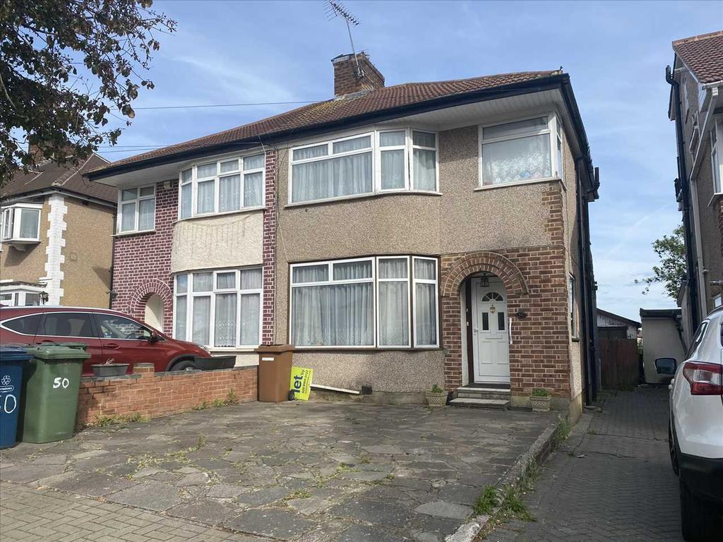 Bellamy Drive, Stanmore 3 bed semidetached house £594,950