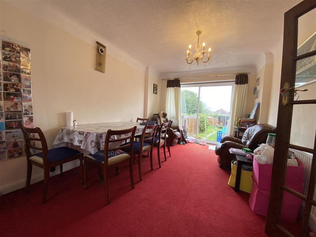 Bellamy Drive, Stanmore 3 bed semidetached house £594,950