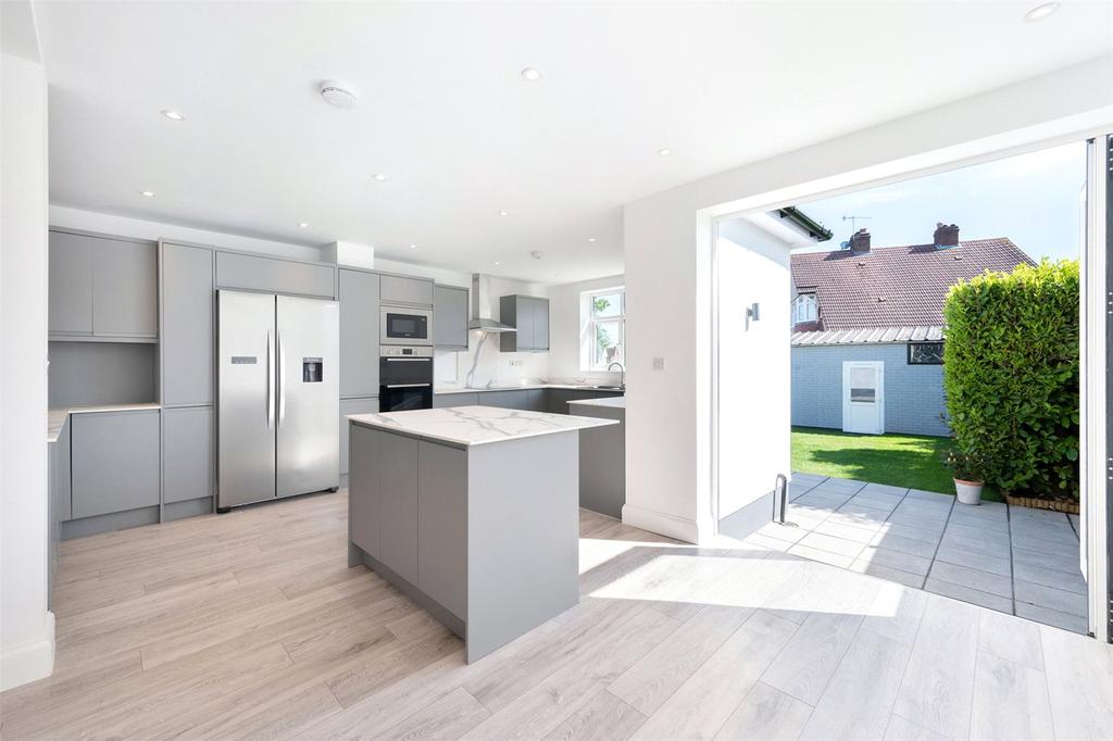 Falconwood Avenue, Welling, Kent, DA16 5 bed semidetached house £700,000