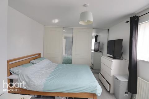 18 Appledore, Bracknell, RG12 8QY